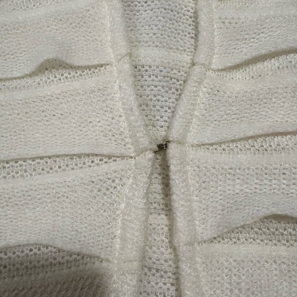 Chico’s Vintage Cream Ruffled Elegant Shaw/Poncho Lightweight Women’s OS - Picture 5 of 6